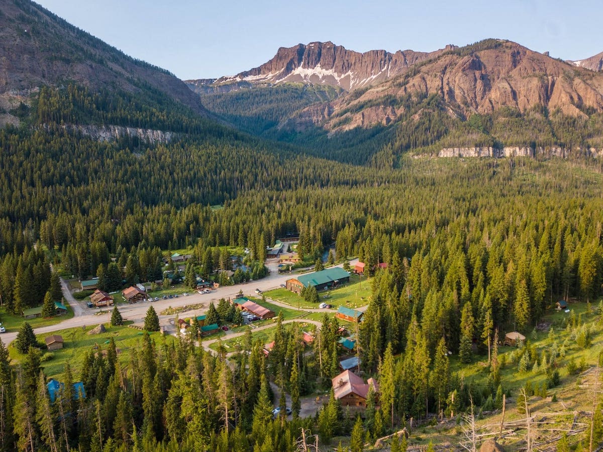 Silver Gate Montana Cabins